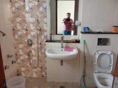 Bathroom Image of 2550 Sq.ft 4 BHK Apartment / Flat for sale in CGHS Green Home CGHS, Sector 52 Gurgaon for Rs. 30000000