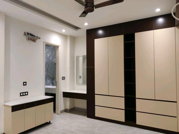 Independent Builder Floor Main Image 1