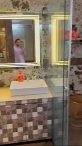 Bathroom Image of 2115 Sq.ft 3 BHK Builder Floor for sale in Rajouri Garden New Delhi for Rs. 47500000
