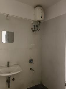 Common Bathroom Image of 1098 Sq.ft 2.5 BHK Apartment / Flat for rent in Lodha Casa Rio, Palava Phase 1 Thane for Rs. 22400