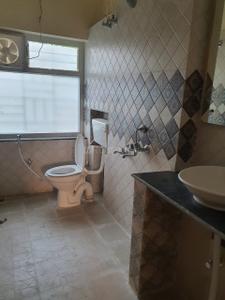 Bathroom Image of 1100 Sq.ft 2 BHK Apartment / Flat for rent in Madhubani Purnea for Rs. 12000