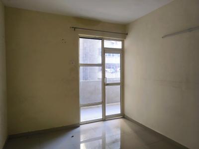 Bedroom Image of 680 Sq.ft 2 BHK Apartment / Flat for rent in Pyramid Elite, Sector 86 Gurgaon for Rs. 18000