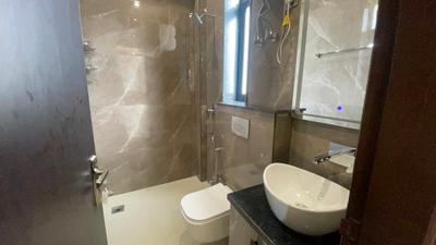 Bathroom Image of 600 Sq.ft 1 BHK Builder Floor for rent in Sector 52 Gurgaon for Rs. 37000