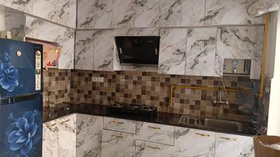 Kitchen Image of 970 Sq.ft 2 BHK Apartment / Flat for rent in Prateek Grand City, Siddharth Vihar Ghaziabad for Rs. 34000