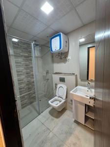 Bathroom Image of 2105 Sq.ft 3 BHK Apartment / Flat for rent in Supertech Supernova, Sector 94 Noida for Rs. 73999