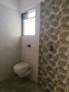 Common Bathroom Image of 600 Sq.ft 1 BHK Apartment / Flat for rent in Right Delta House, Goregaon East Mumbai for Rs. 48000