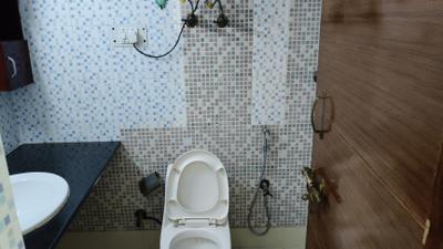 Image of 1750 Sq.ft 3 BHK Apartment / Flat for rent in Sector 23 Dwarka, New Delhi for Rs. 60000