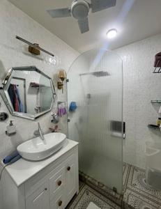 Bathroom Image of 1100 Sq.ft 2 BHK Apartment / Flat for rent in Unitech Rakshak, Sector 41 Gurgaon for Rs. 75000