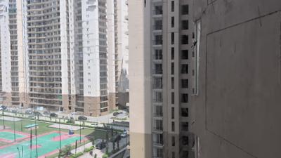 Image of 1350 Sq.ft 3 BHK Apartment / Flat for sale in Amrapali Heartbeat City IV, Sector 107, Noida for Rs. 17325000