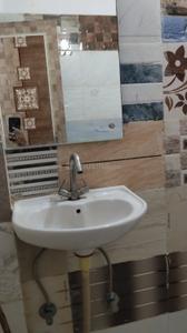 Bathroom Image of 500 Sq.ft 2 BHK Apartment / Flat for rent in Aya Nagar New Delhi for Rs. 15000