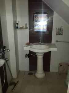 Bathroom Image of 900 Sq.ft 3 BHK Builder Floor for sale in Husainganj Lucknow for Rs. 5500000
