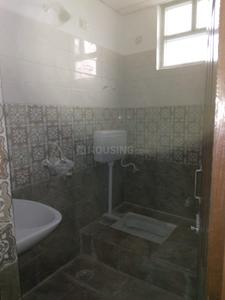 Bathroom Image of 1020 Sq.ft 2 BHK Apartment / Flat for sale in Greens, Naubasta Kala Lucknow for Rs. 4600000