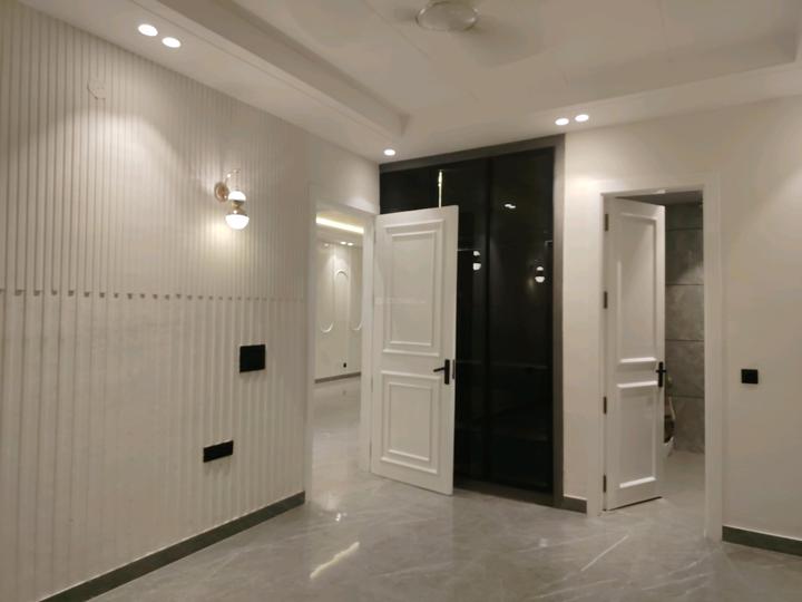 Spaze Privy AT4 Main Image 1