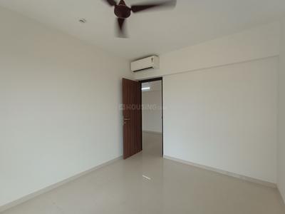 Bedroom Image of 1025 Sq.ft 2 BHK Apartment / Flat for rent in Lodha Amara, Kolshet Thane for Rs. 43000