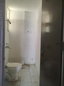 Common Bathroom Image of 1000 Sq.ft 3 BHK Apartment / Flat for rent in Adore Happy Homes Exclusive, Sector 86 Faridabad for Rs. 14000
