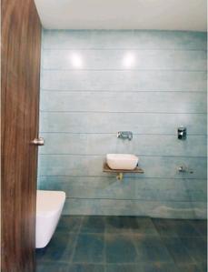 Bathroom Image of 3650 Sq.ft 4 BHK Villa for sale in Aava Infraservices Greens, Waghodia Road Vadodara for Rs. 17100000