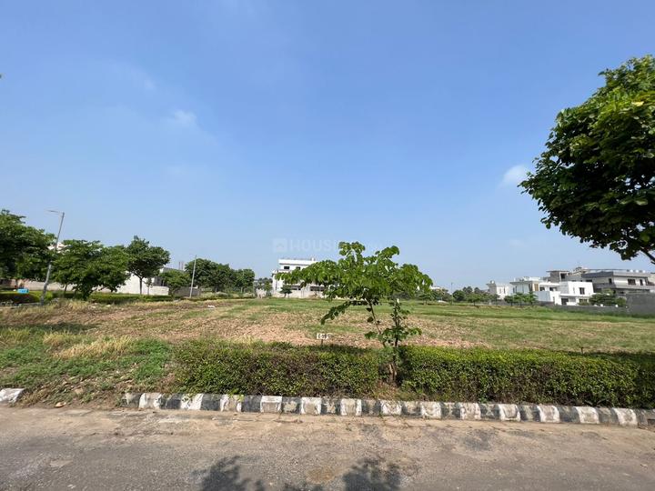 wave estate sector 85 Main Image 1