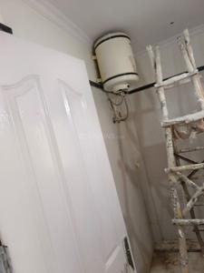 Bathroom Image of 1000 Sq.ft 2 BHK Builder Floor for rent in Ansal Executive Residency, Sector 57 Gurgaon for Rs. 31000