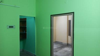 Living Room Image of 650 Sq.ft 2 BHK Apartment / Flat for rent in Baranagar Kolkata for Rs. 15000