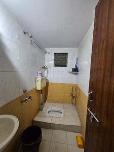 Bathroom Image of 700 Sq.ft 3 BHK Apartment / Flat for rent in Rajendra Nagar Nagpur for Rs. 3200