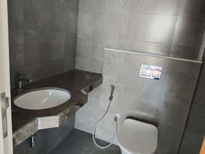 Bathroom Image of 1380 Sq.ft 3 BHK Apartment / Flat for sale in Lodha Regalia , Mulund East Mumbai for Rs. 33300000