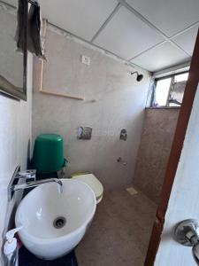 Bathroom Image of 1000 Sq.ft 3 BHK Apartment / Flat for sale in Aaryan Euphoria, Chanakyapuri Ahmedabad for Rs. 11000000