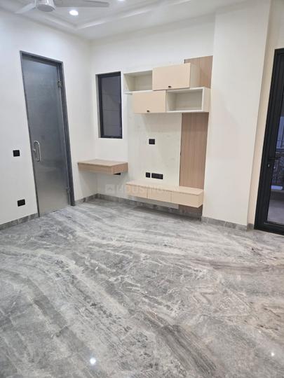 Model Town Main Image 1