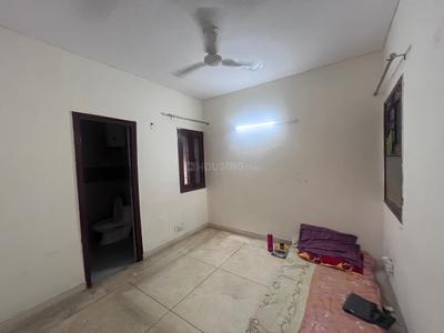 Bedroom Image of 1300 Sq.ft 3 BHK Apartment / Flat for rent in Bhagyawan Apartments, Mayur Vihar Phase 1 New Delhi for Rs. 50000