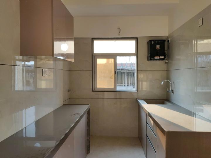 Eeshan White Rose Main Image 1