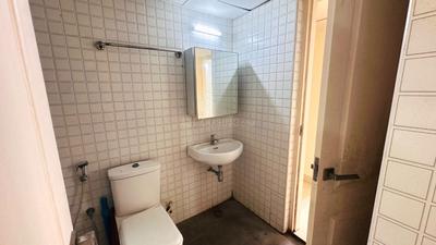 Bathroom Image of 1288 Sq.ft 3 BHK Apartment / Flat for rent in Thazhambur Chennai for Rs. 29000