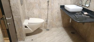 Bathroom Image of 1375 Sq.ft 3 BHK Apartment / Flat for rent in Rishita Manhattan, Gomti Nagar Extension Lucknow for Rs. 55000