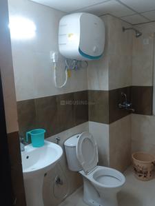 Bathroom Image of 1140 Sq.ft 2.5 BHK Apartment / Flat for rent in Skytech Matrott, Sector 76 Noida for Rs. 30000