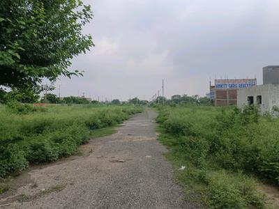 Image of 60 Sq.ft Residential Plot / Land for sale in Rohini Sector 28, New Delhi for Rs. 16500000
