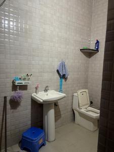 Bathroom Image of 4200 Sq.ft 6 BHK Independent House for sale in Sector-6 Bahadurgarh for Rs. 23500000
