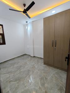 Bedroom Image of 380 Sq.ft 1 BHK Builder Floor for sale in Shalimar Bagh New Delhi for Rs. 4850000