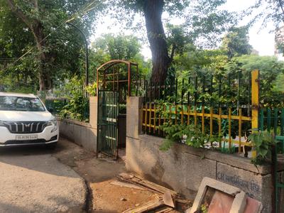 Main Entrance Image of 2025 Sq.ft 4 BHK Builder Floor for sale in Vivek Vihar New Delhi for Rs. 50000000