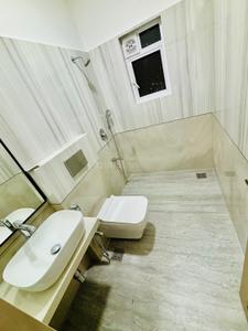 Bathroom Image of 778 Sq.ft 2 BHK Apartment / Flat for rent in Malad West Mumbai for Rs. 80000