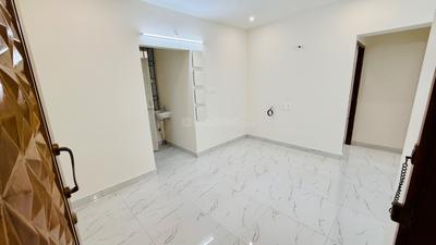 Living Room Image of 950 Sq.ft 2 BHK Apartment / Flat for sale in Madhavaram Chennai for Rs. 6500000