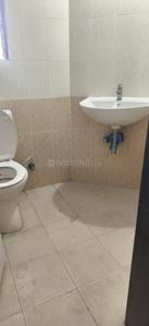 Bathroom Image of 1045 Sq.ft 2 BHK Apartment / Flat for rent in Kumar Kruti, Kalyani Nagar Pune for Rs. 39000