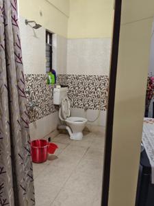 Bathroom Image of 950 Sq.ft 2 BHK Apartment / Flat for rent in Dum Dum Kolkata for Rs. 18000