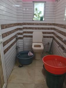 Bathroom Image of 984 Sq.ft 3 BHK Apartment / Flat for sale in Tangra Kolkata for Rs. 6500000