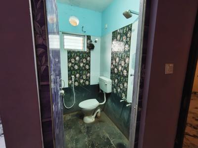 Bathroom Image of 1600 Sq.ft 3 BHK Builder Floor for rent in Pazhavanthangal Chennai for Rs. 28000