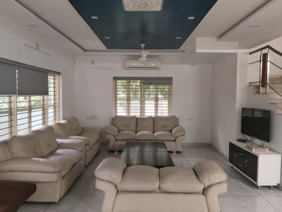 Living Room Image of 8730 Sq.ft 3.5 BHK Independent House for rent in Sanskruti Sentossa Greens, Vaishno Devi Circle Ahmedabad for Rs. 75000