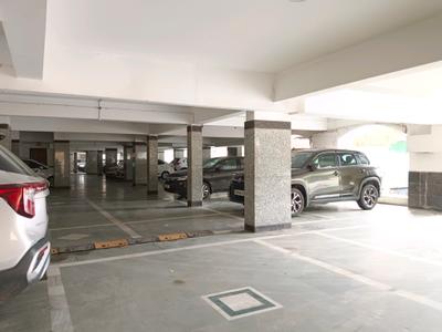 Car Garage Image of 3210 Sq.ft 4 BHK Apartment / Flat for sale in Alipore Kolkata for Rs. 48800000