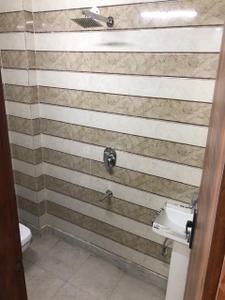 Image of 990 Sq.ft 3 BHK Builder Floor for sale in Laxmi Nagar, New Delhi for Rs. 8300000