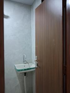 Common Bathroom Image of 1050 Sq.ft 2 BHK Apartment / Flat for sale in GCM Gomati Apartment by GCM Infra, Sector 49 Noida for Rs. 4200000
