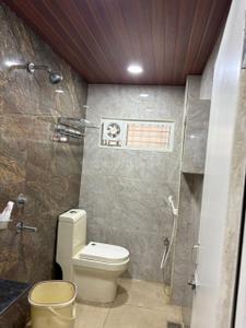 Bathroom Image of 1600 Sq.ft 3 BHK Apartment / Flat for rent in Narayanguda Hyderabad for Rs. 38000