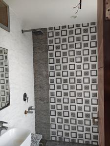 Bathroom Image of 2700 Sq.ft 3 BHK Builder Floor for rent in Gulmohar Garden, Sector 44 Noida for Rs. 100000
