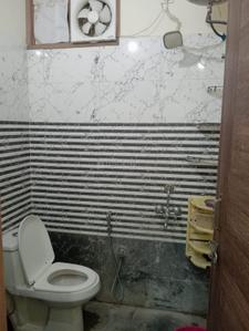 Bathroom Image of 450 Sq.ft 1 BHK Apartment / Flat for rent in Nirmal Bag Rishikesh for Rs. 15000