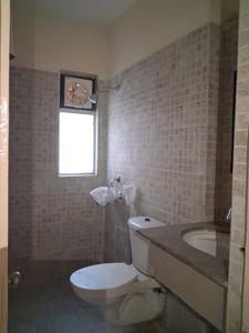 Common Bathroom Image of 1665 Sq.ft 3 BHK Apartment / Flat for sale in Paras Tierea, Sector 137 Noida for Rs. 13000000